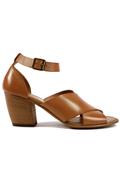 Gru Close Light Brown Leather