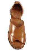 Gru Close Light Brown Leather