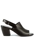Gru Open Black Leather