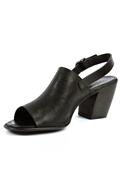 Gru Open Black Leather