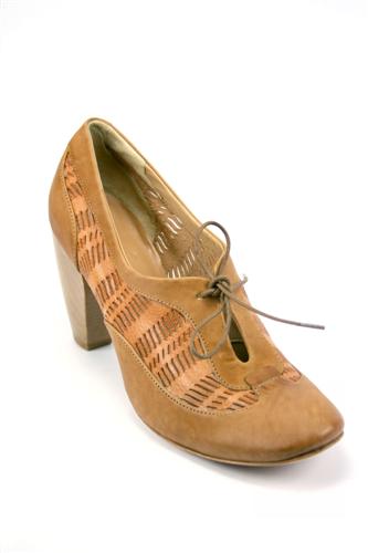 Besu Maple Leather
