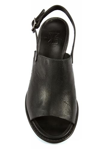 Gru Open Black Leather