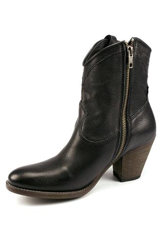 Taylor Short Black