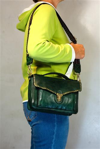 Clutch Bottle Green Leather Kura Rivets