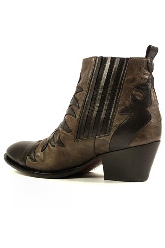 Cassandre Graphite Black Leather Red Ayers